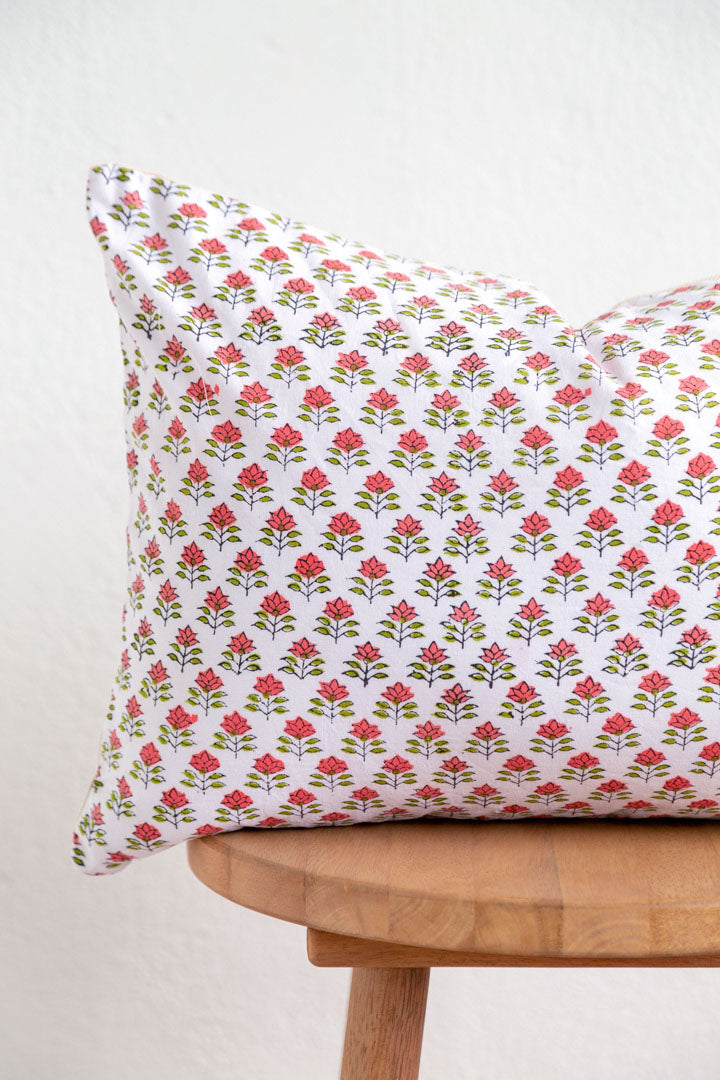 https://shop.aliceandlois.com/cdn/shop/products/little-pink-floral-pillow-2.jpg?v=1629998563